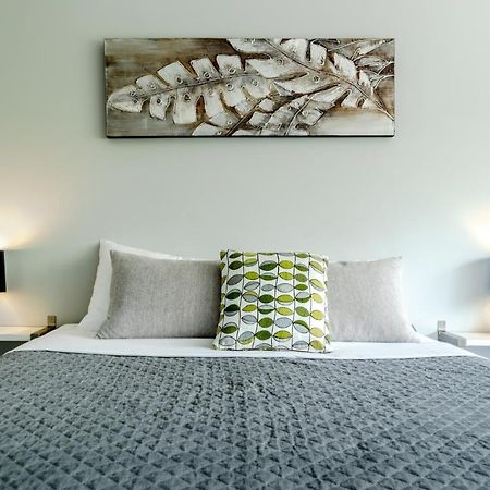 Birches Serviced Apartments Melbourne Bagian luar foto