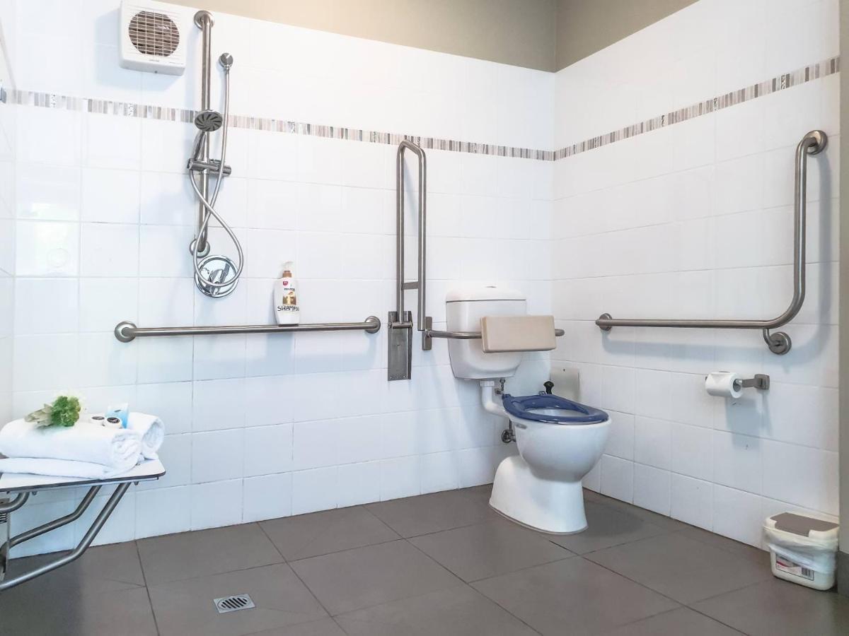 Birches Serviced Apartments Melbourne Bagian luar foto