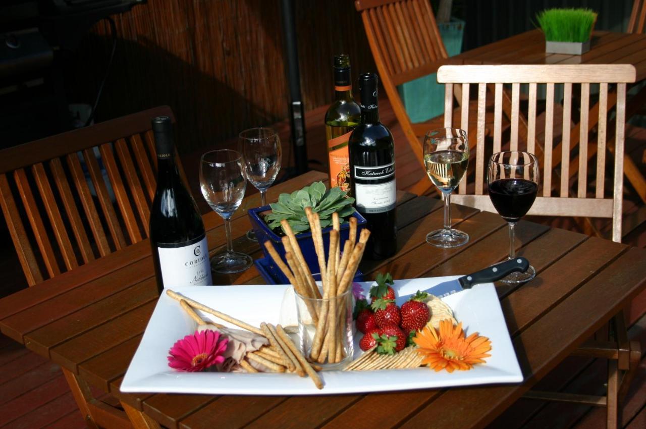 Birches Serviced Apartments Melbourne Bagian luar foto