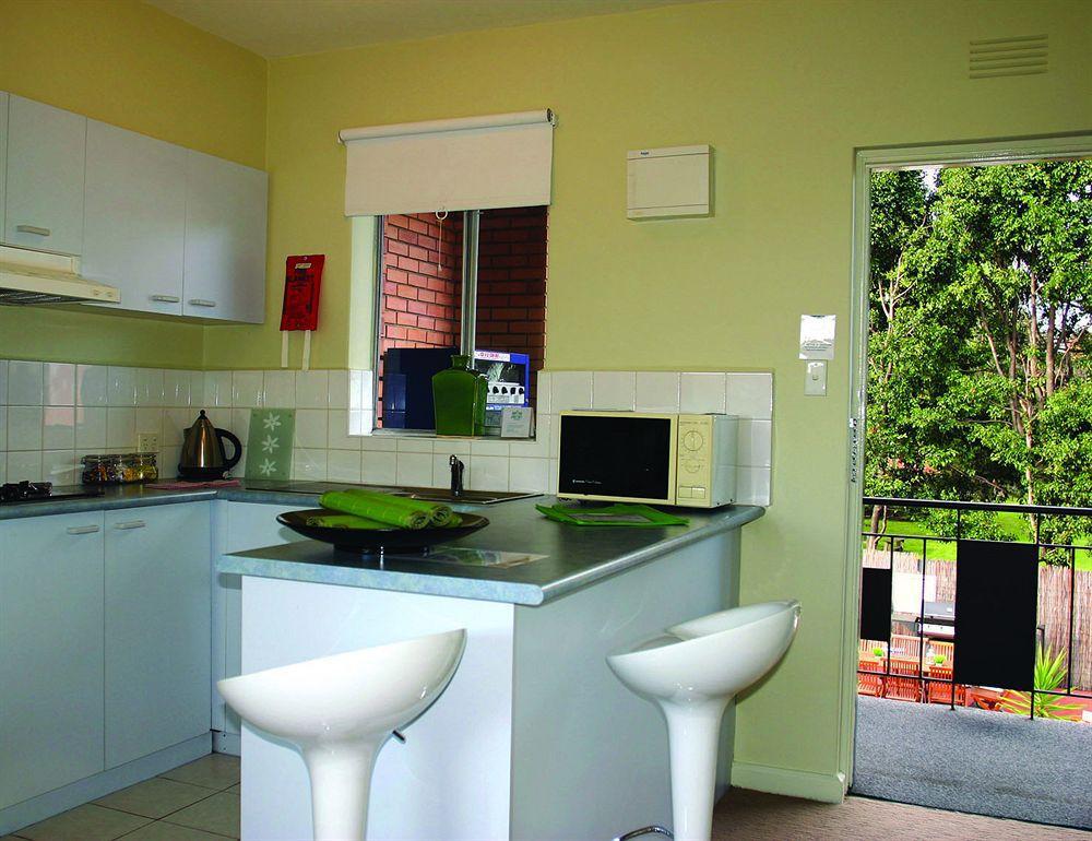 Birches Serviced Apartments Melbourne Bagian luar foto