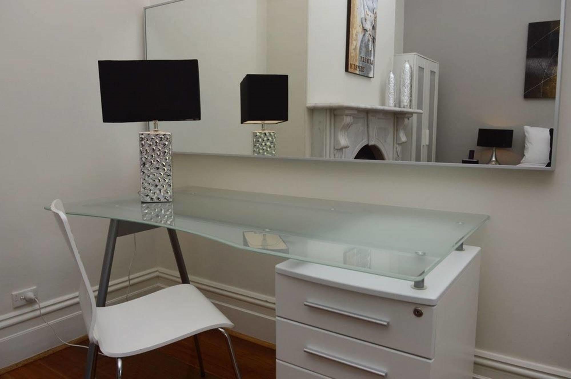 Birches Serviced Apartments Melbourne Bagian luar foto