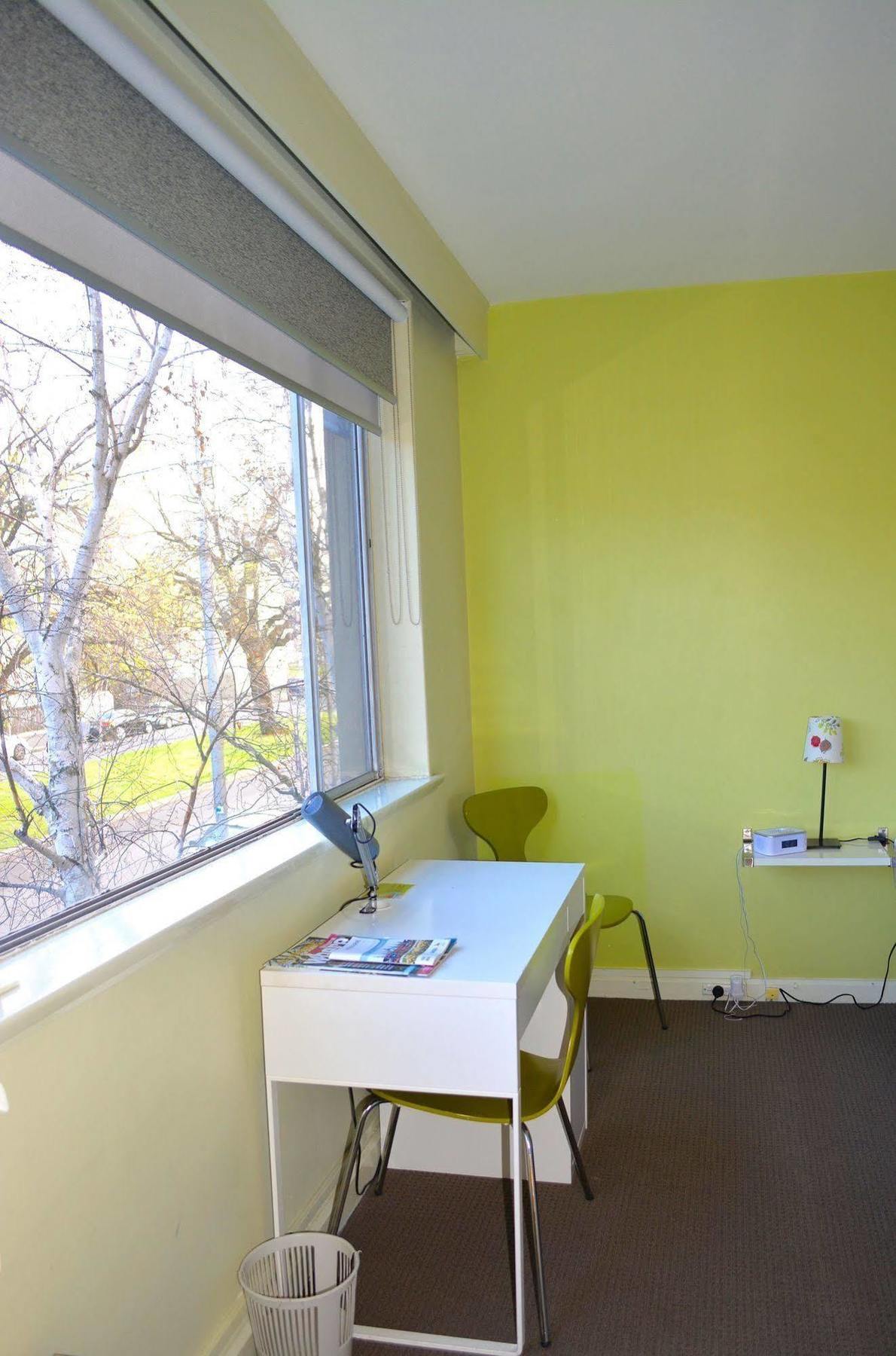 Birches Serviced Apartments Melbourne Bagian luar foto
