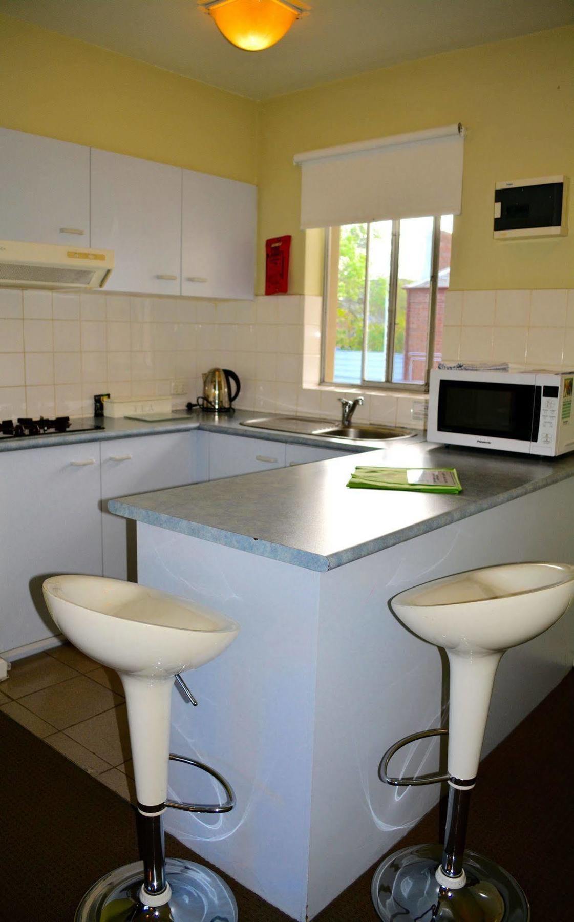 Birches Serviced Apartments Melbourne Bagian luar foto