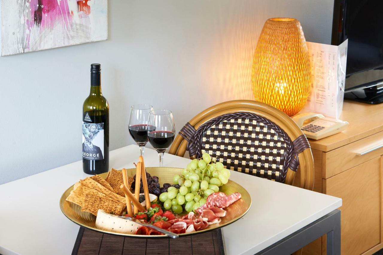 Birches Serviced Apartments Melbourne Bagian luar foto